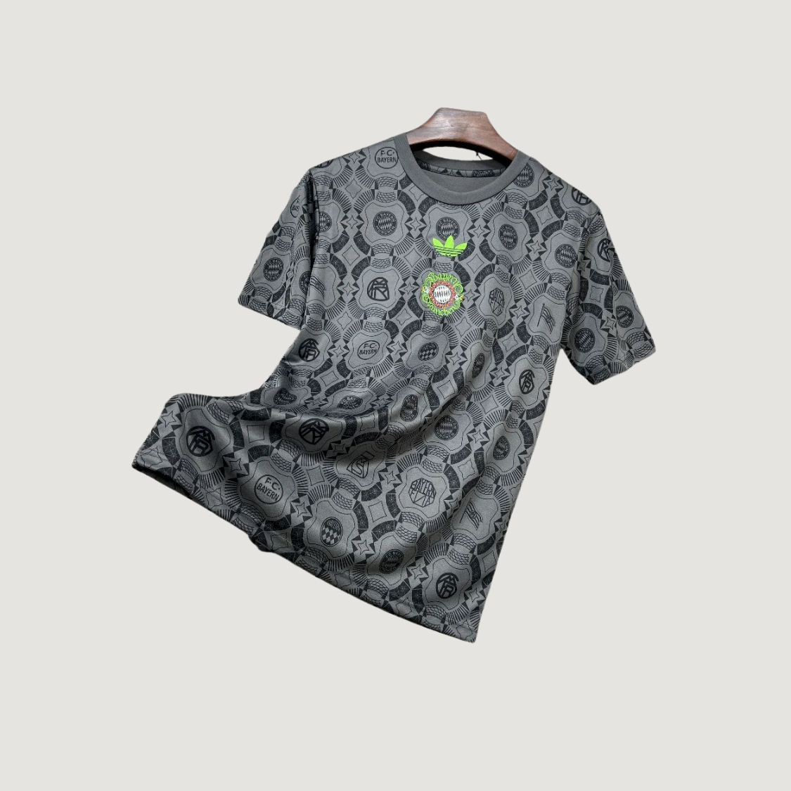 Bayern Munich – Jersey Pre-Match 2025/26 – Grey