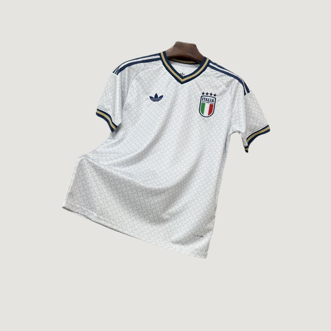 Italie – Maillot Extérieur Coupe du Monde 2026 – Blanc, Bleu marine, Or - Covred