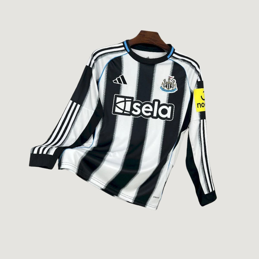Newcastle – Maglia Casa 25/26 – Nero, Bianco (Manica Lunga)