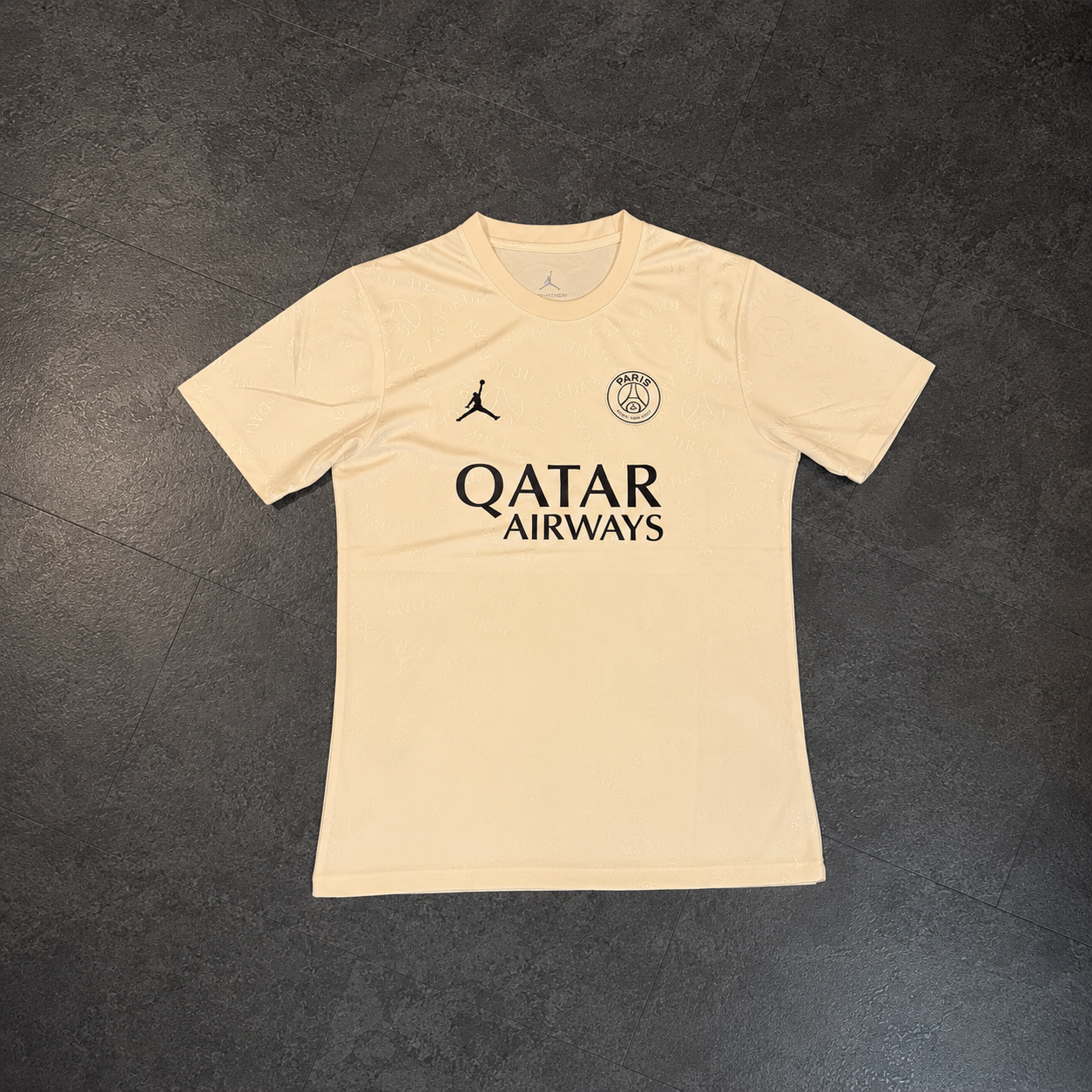 Paris Saint-Germain Trikot Konzept 2025/26 – Beige